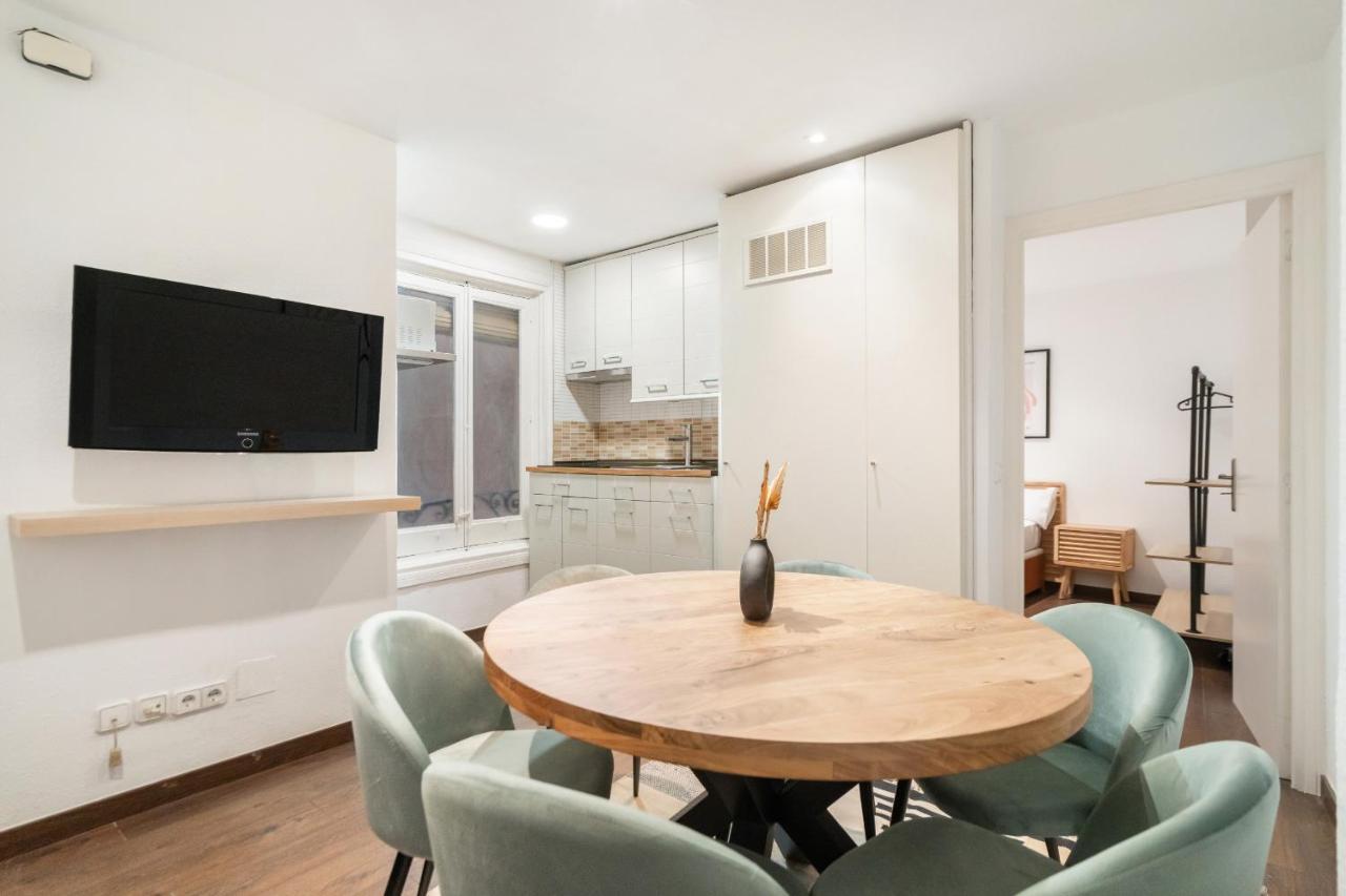 Ferienwohnung Apartamento En La Puerta Del Sol Madrid Exterior foto
